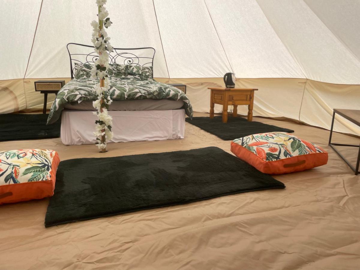 Отель Luxury Glamping At The Riverside Скегнесс Экстерьер фото